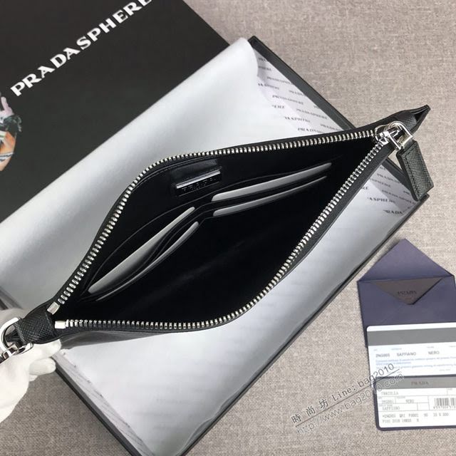 prada手包 普拉達十字紋牛皮手拿包 2NG005 PRADA經典熱賣男士手包  pyd2259